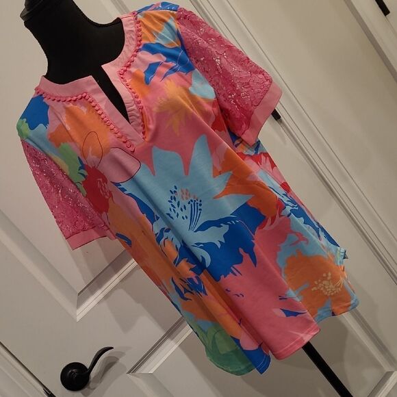 Floral Multicolor Top with Lace Sleeves - Picture 1 of 9